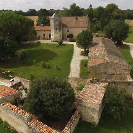 Gite Du Chateau De Pernan Avy Eksteriør bilde