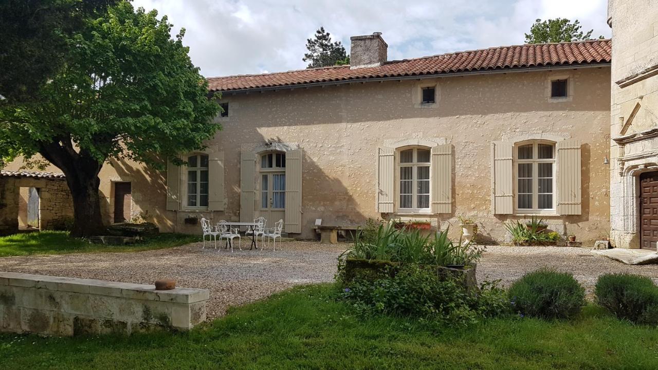 Gite Du Chateau De Pernan Avy Eksteriør bilde